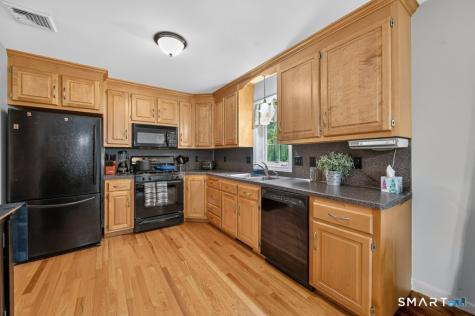 600-09 Main Street Southington CT 06479