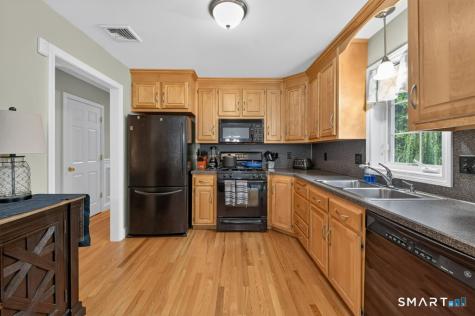 600-09 Main Street Southington CT 06479