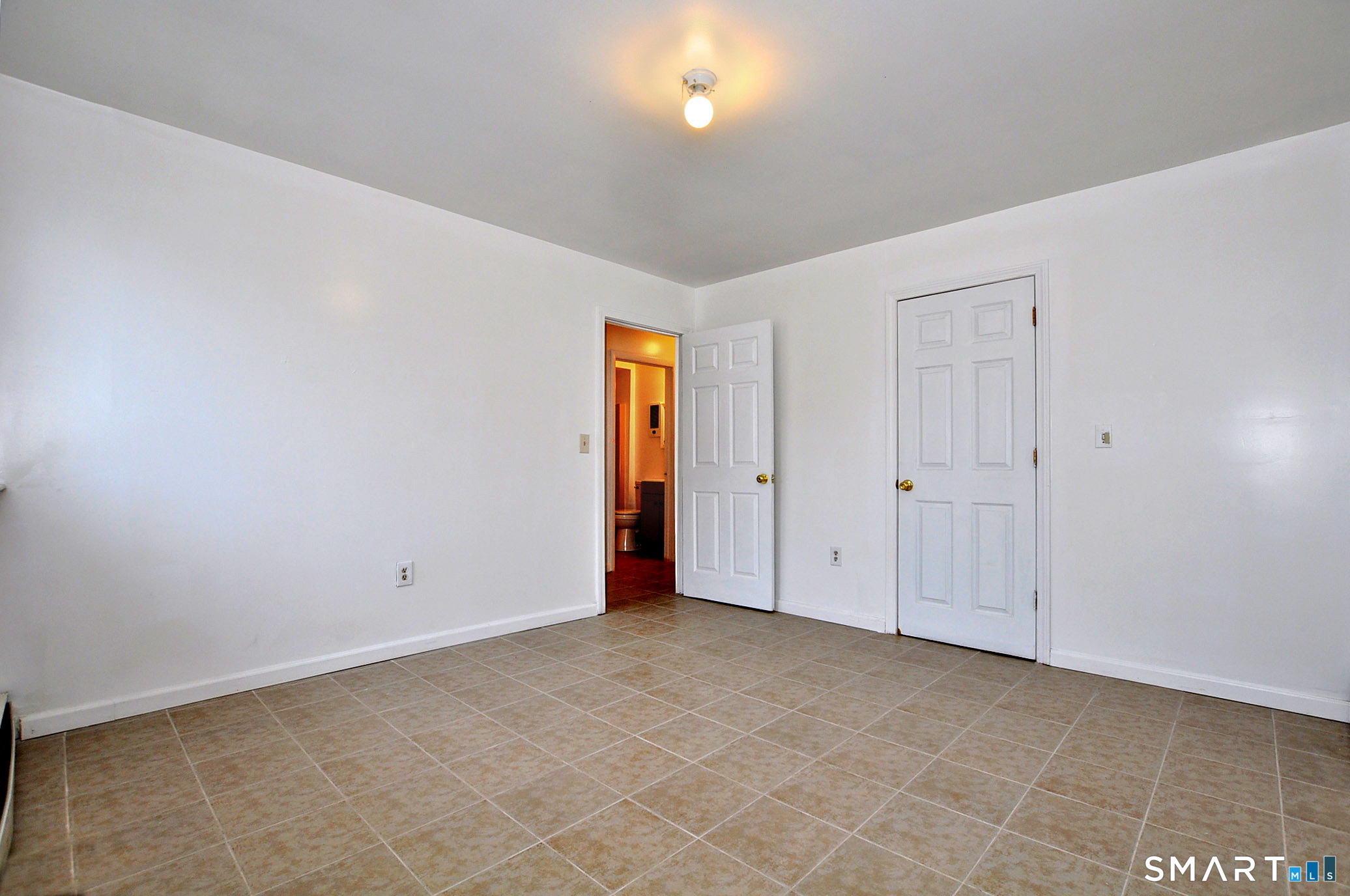 1681 Litchfield Turnpike Woodbridge CT 06525