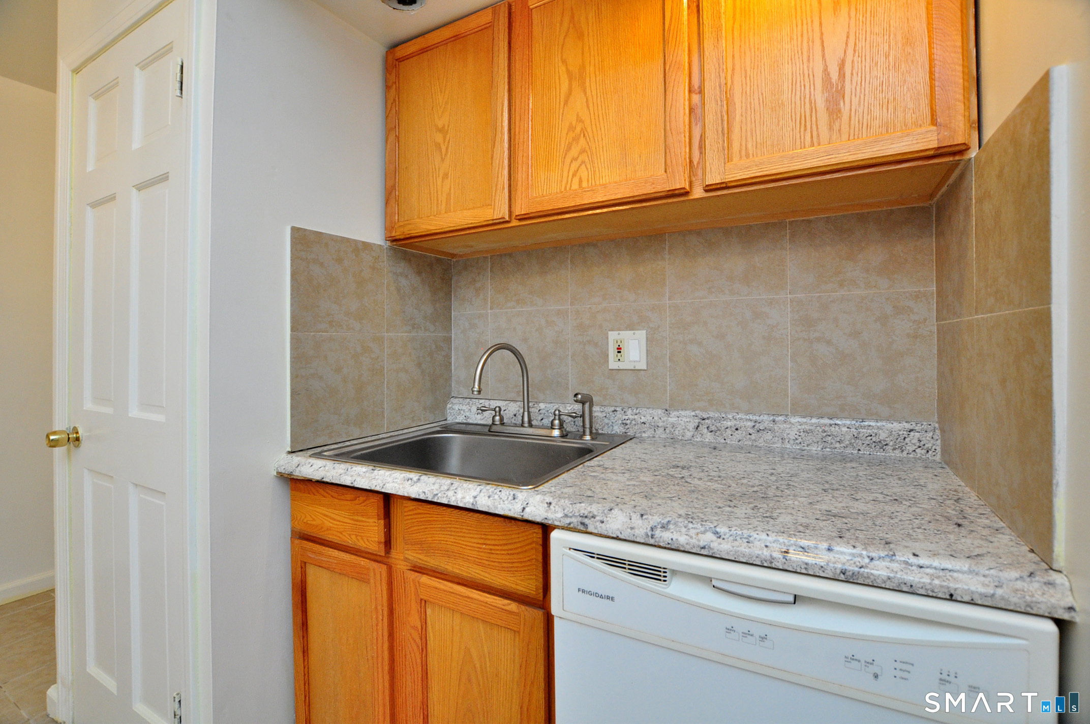 1681 Litchfield Turnpike Woodbridge CT 06525