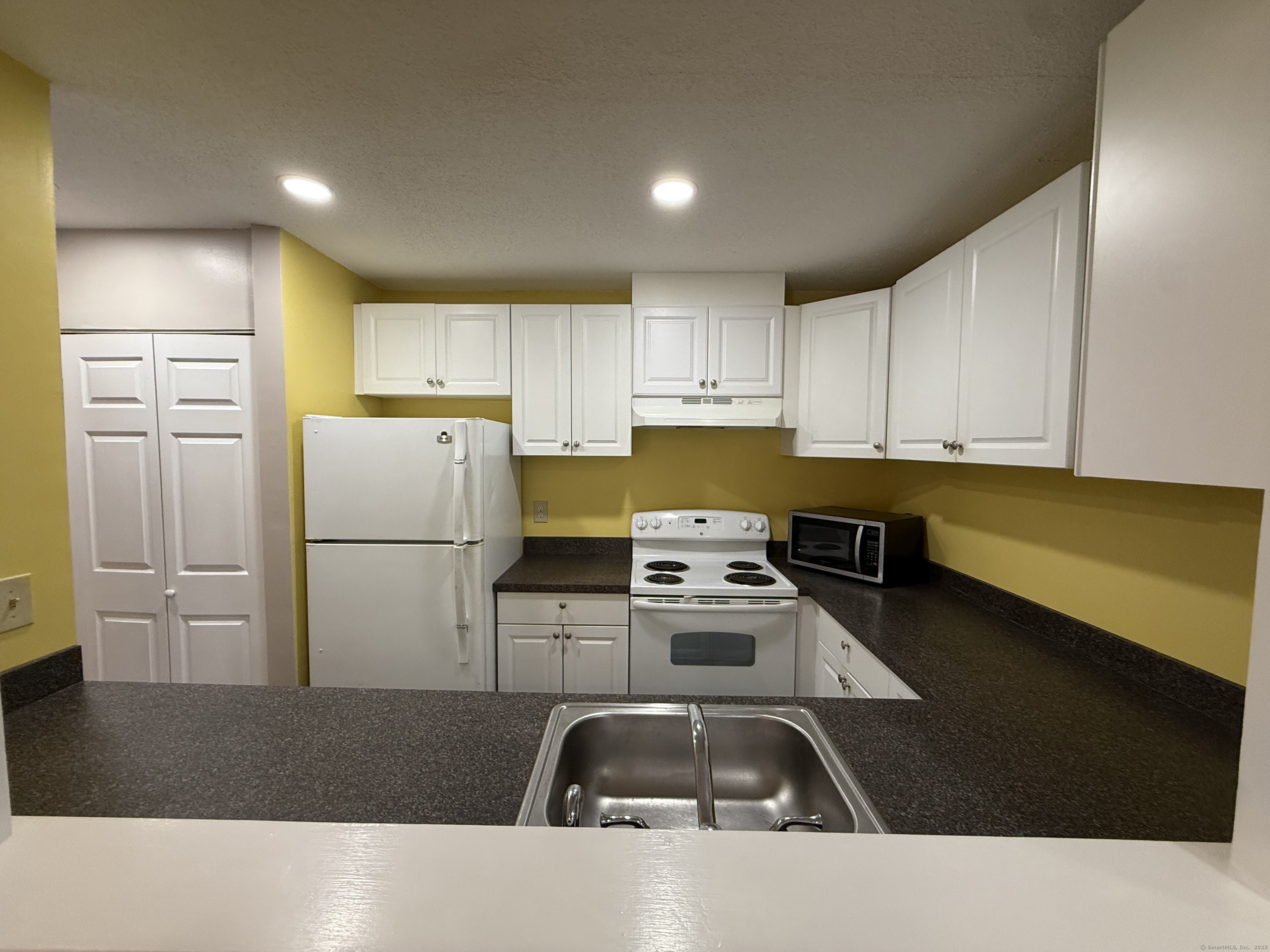 175 Mill Pond Road Hamden CT 06514
