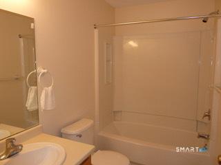 14 Larkspur Lane Glastonbury CT 06033