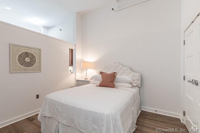 15 Dinah Street West Hartford CT 06107