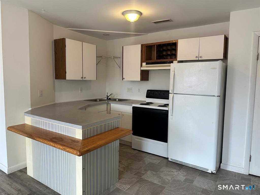 1334 Dixwell Avenue Hamden CT 06514