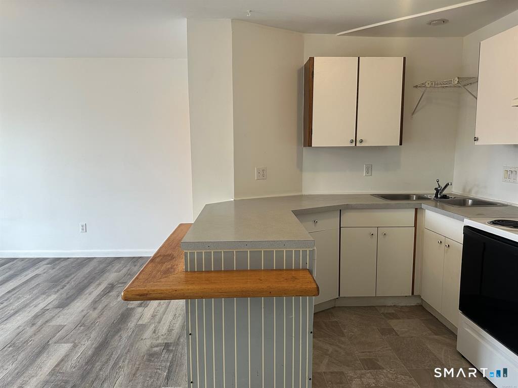 1334 Dixwell Avenue Hamden CT 06514