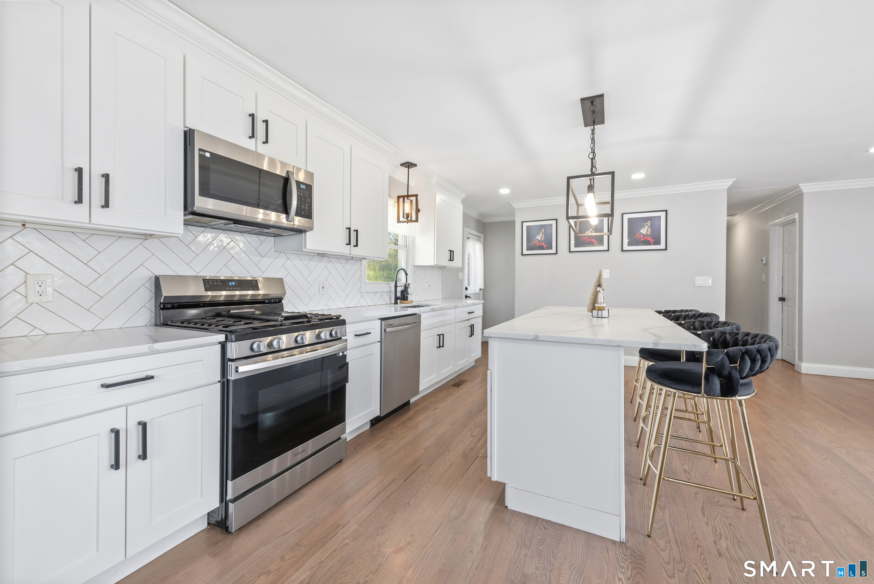 130 Deramo Place Bridgeport CT 06606