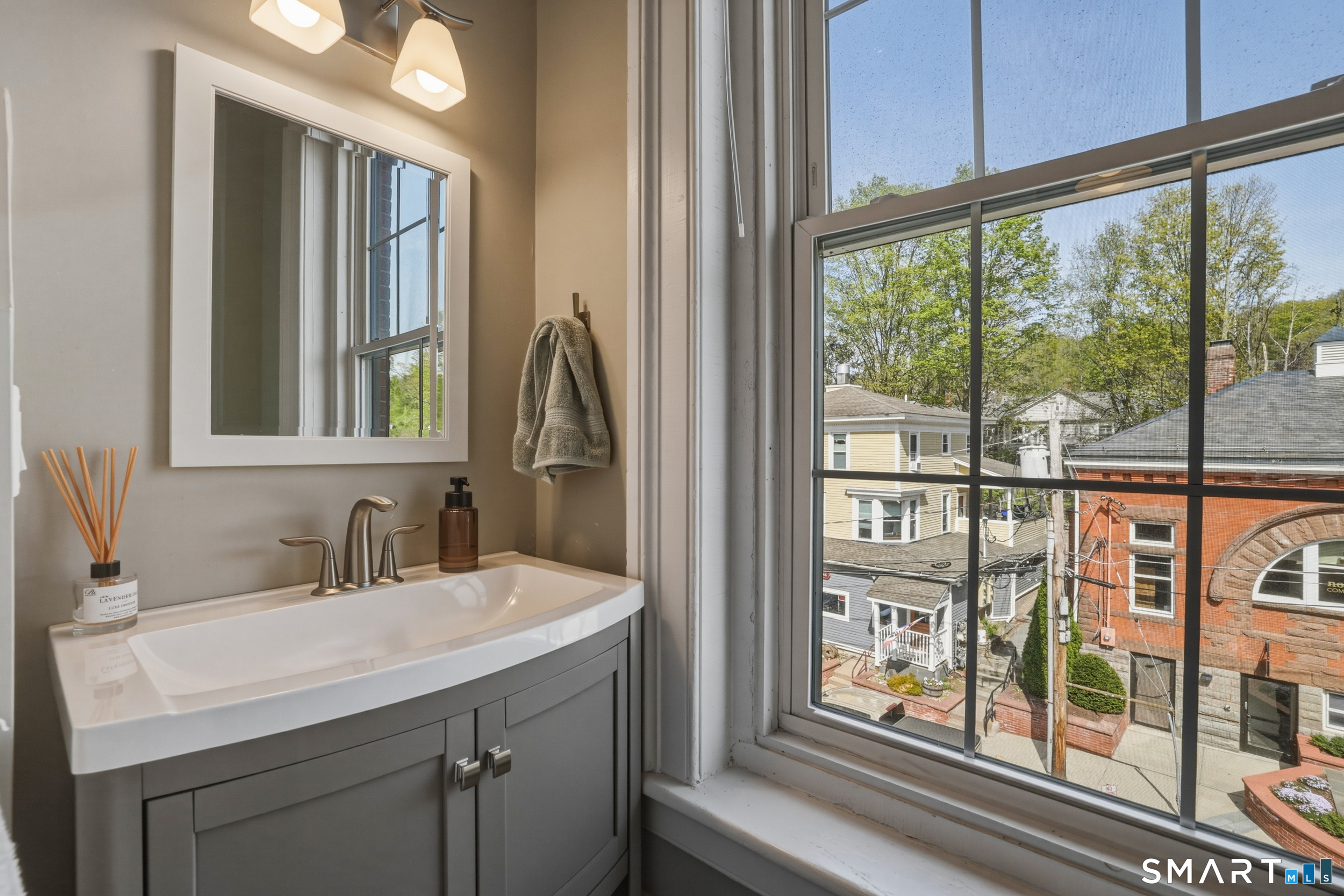 130 Main Street Canton CT 06019