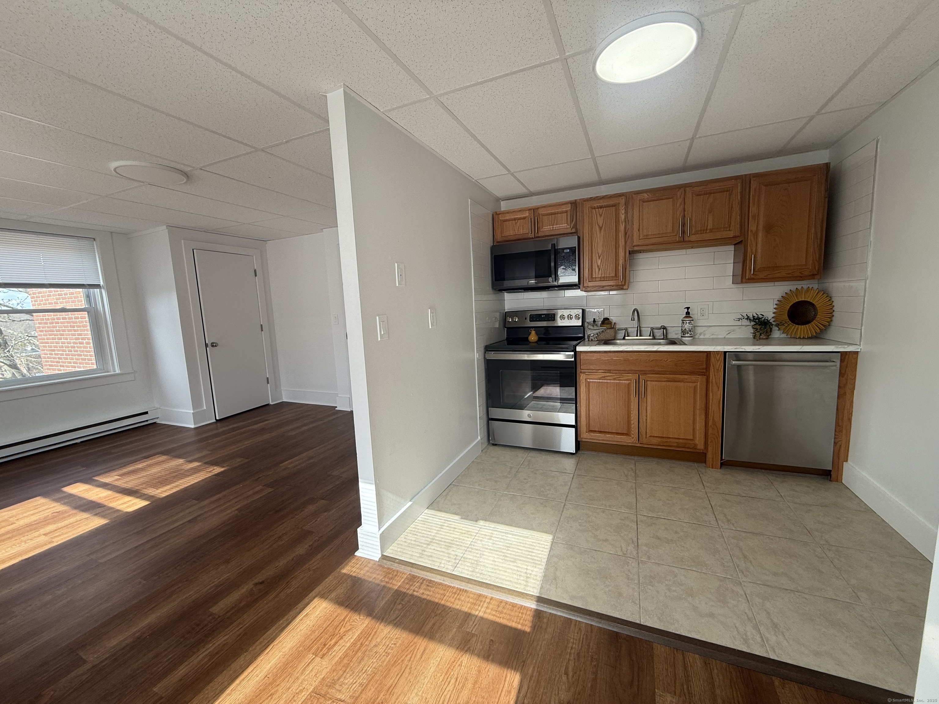 156 Garfield Avenue New London CT 06320