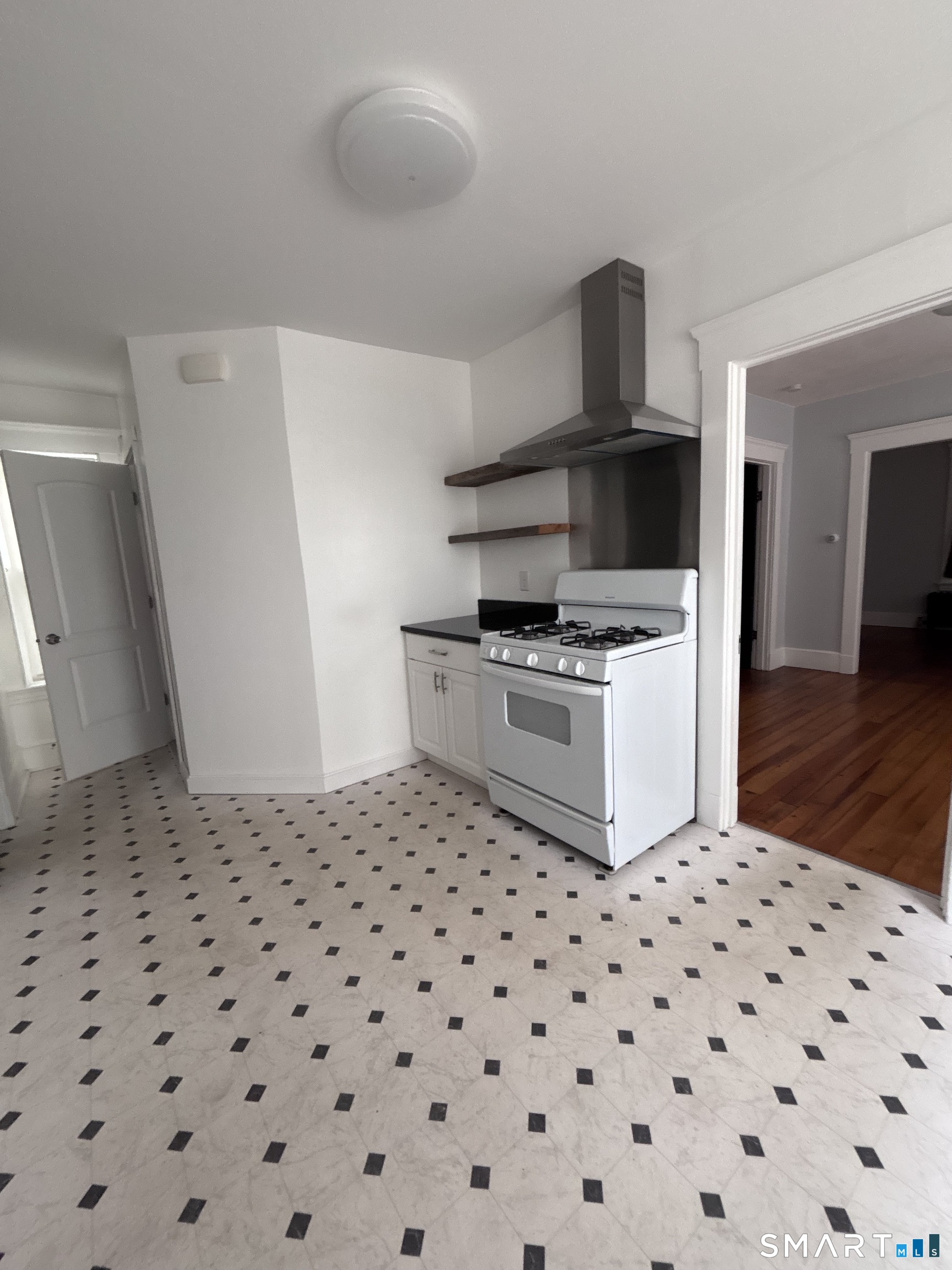 86 Hinman Street West Haven CT 06516