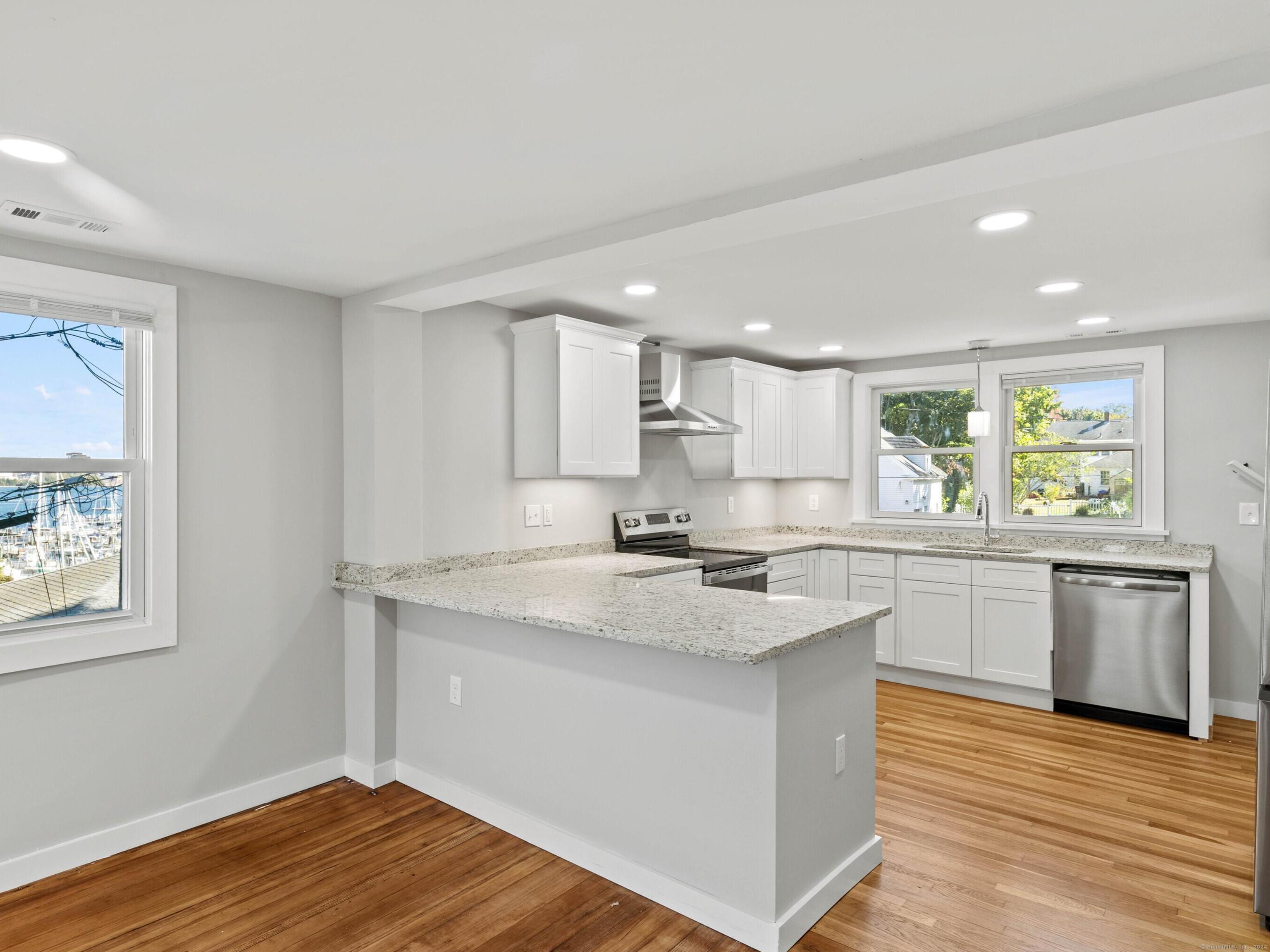 16 School Street New London CT 06320