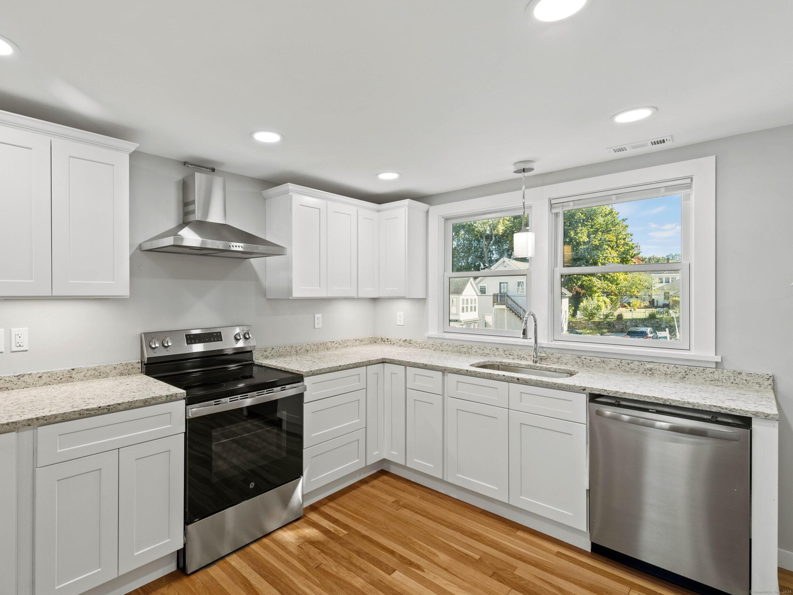 16 School Street New London CT 06320