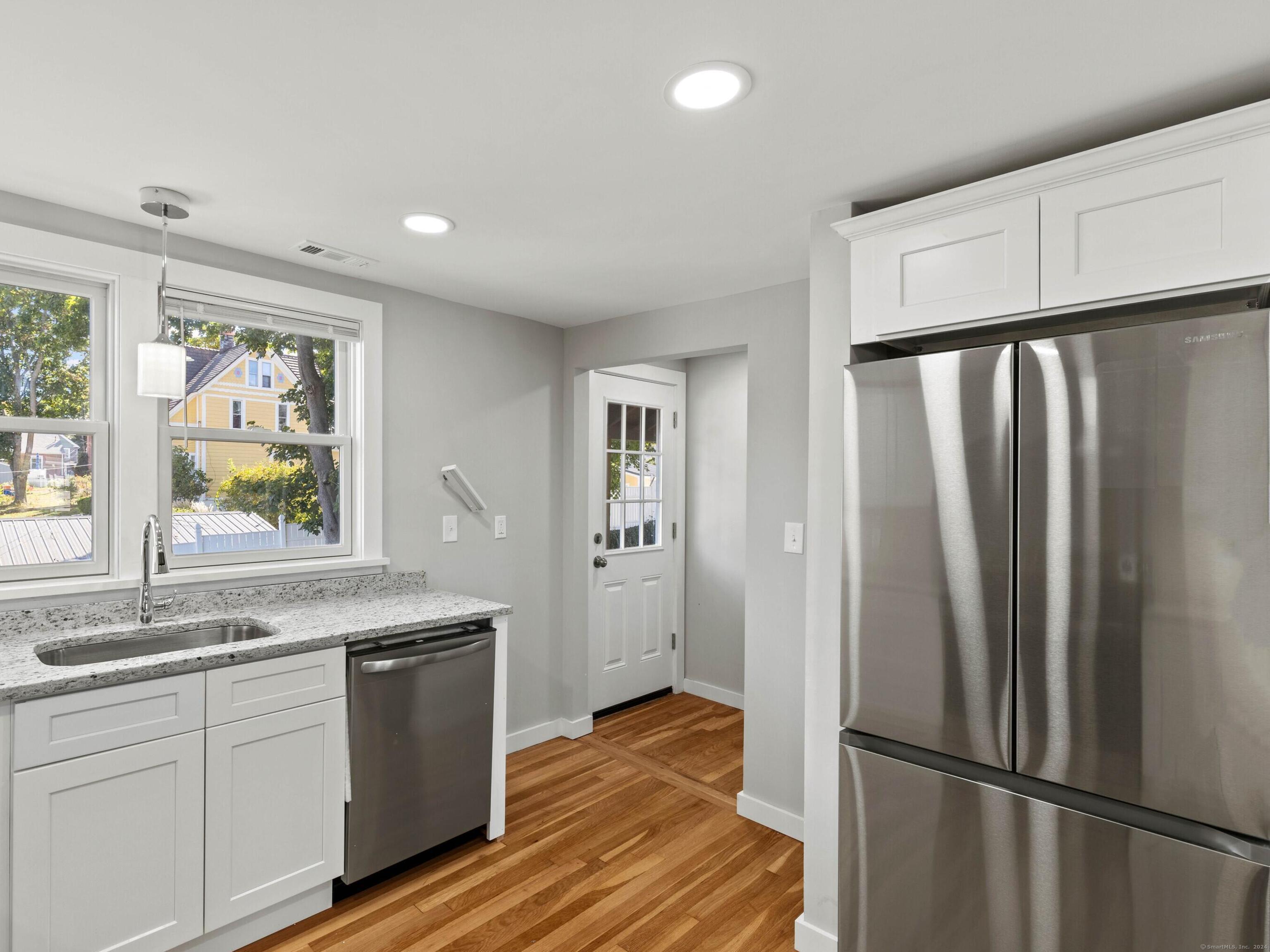 16 School Street New London CT 06320