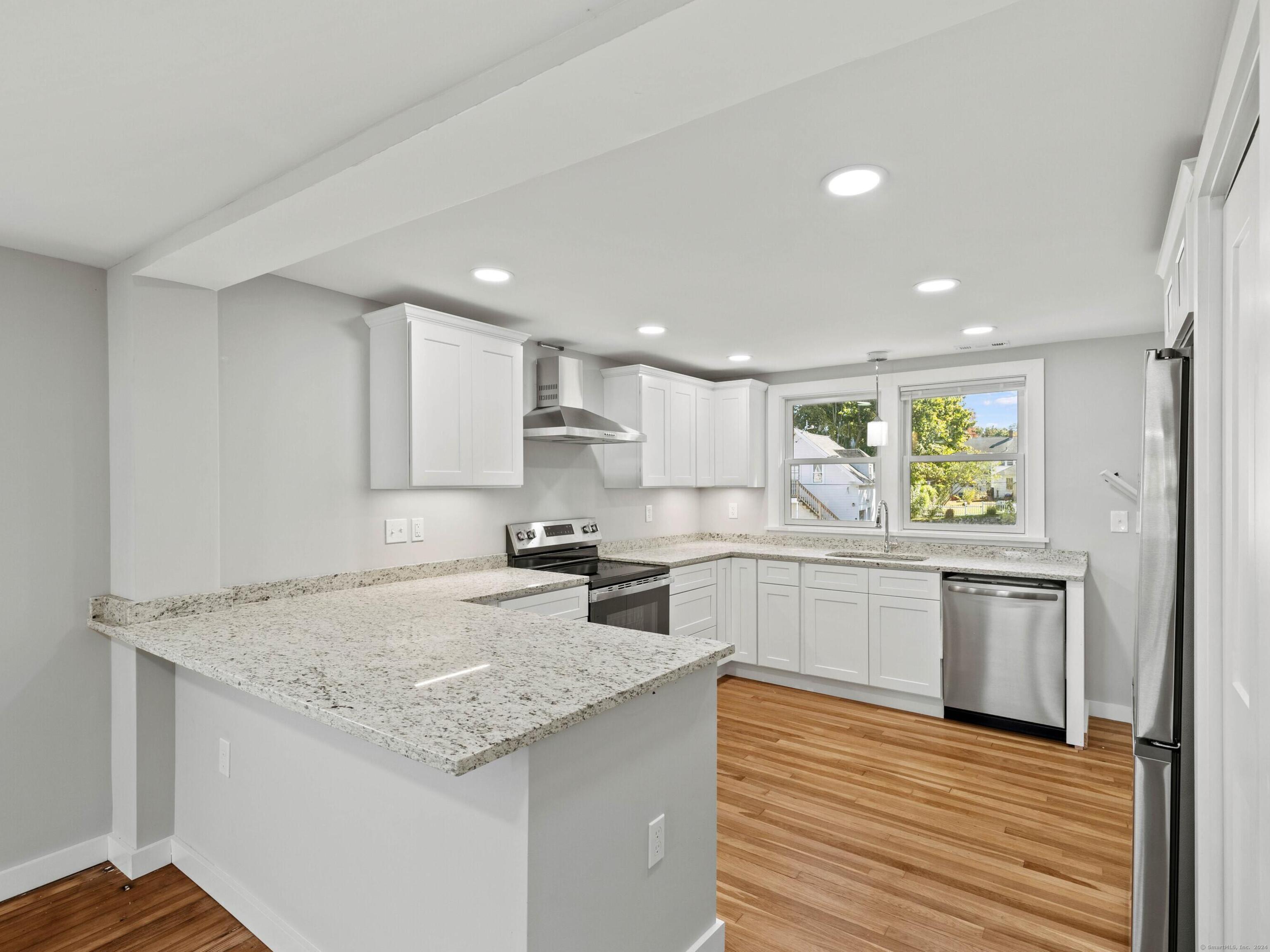 16 School Street New London CT 06320