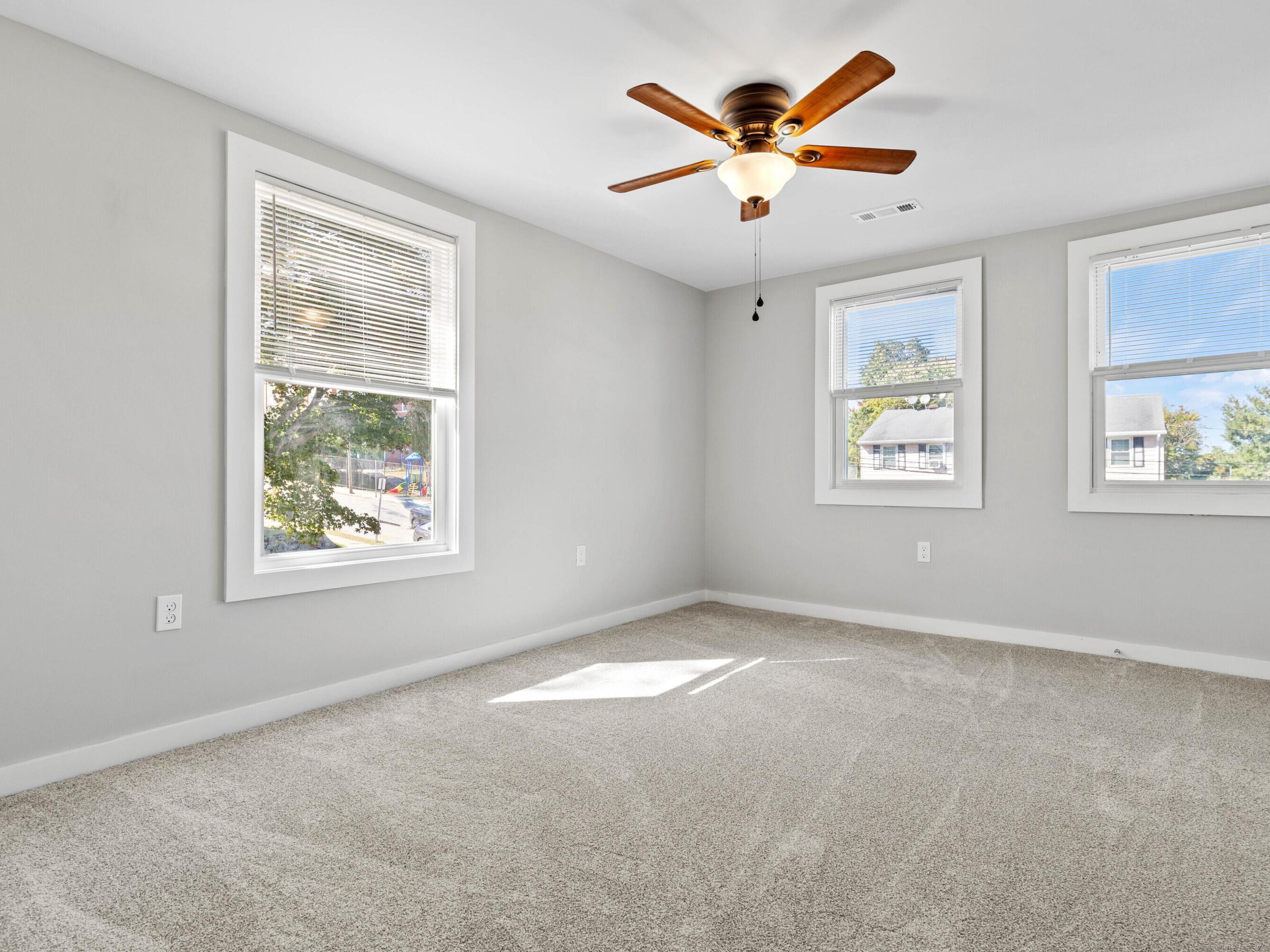 16 School Street New London CT 06320