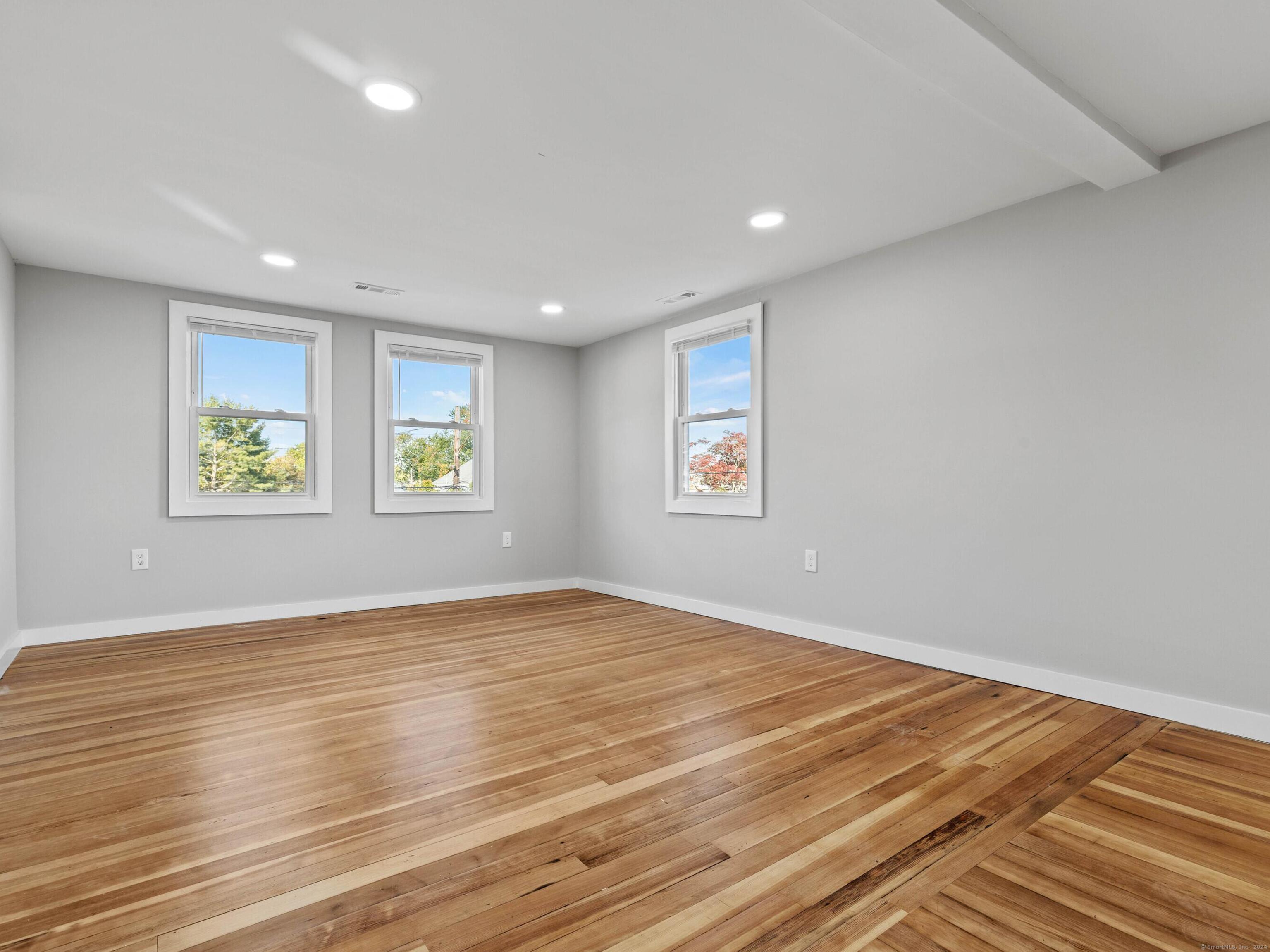 16 School Street New London CT 06320