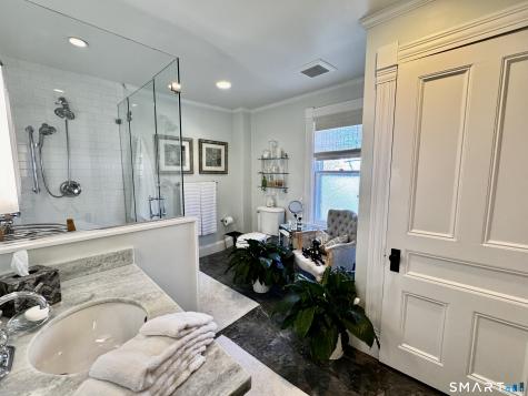 233 Rowayton Avenue Norwalk CT 06853