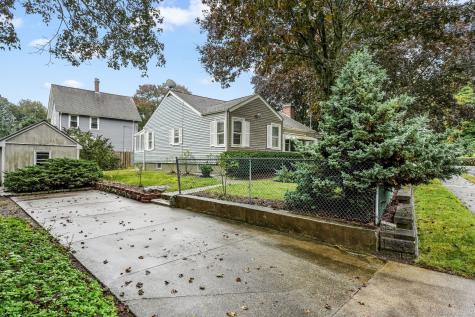 1 Chapman Avenue Waterford CT 06375