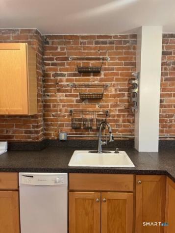 3 Columbia Street Hartford CT 06106