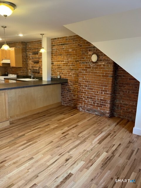 3 Columbia Street Hartford CT 06106