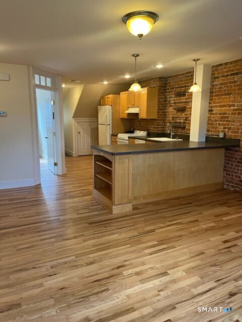 3 Columbia Street Hartford CT 06106