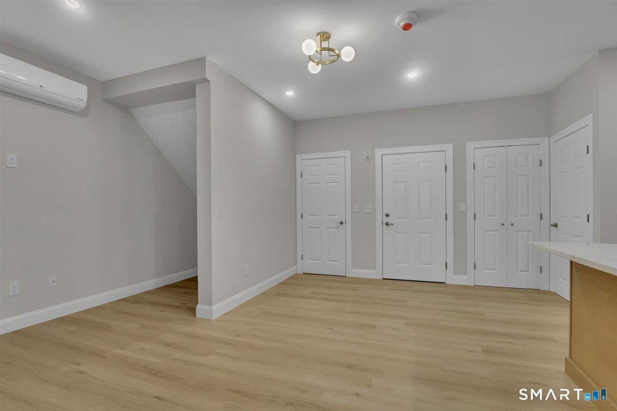 1347 New Haven Road Naugatuck CT 06770