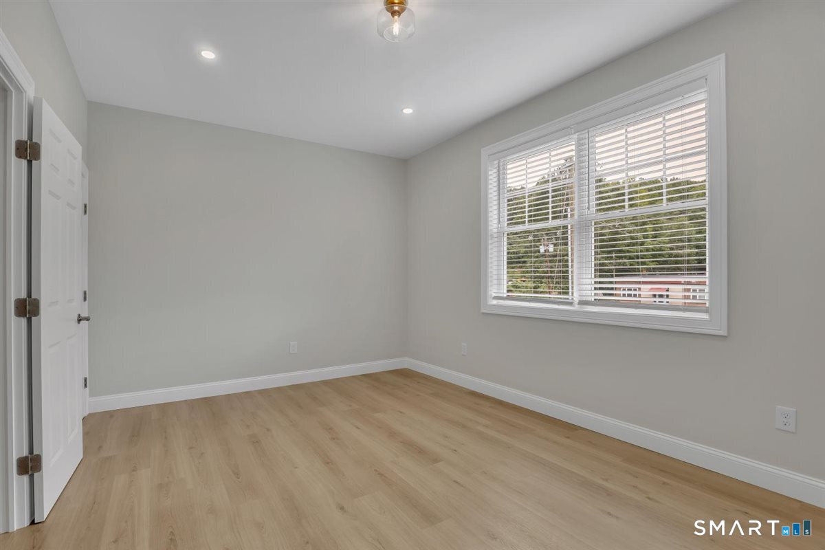 1347 New Haven Road Naugatuck CT 06770
