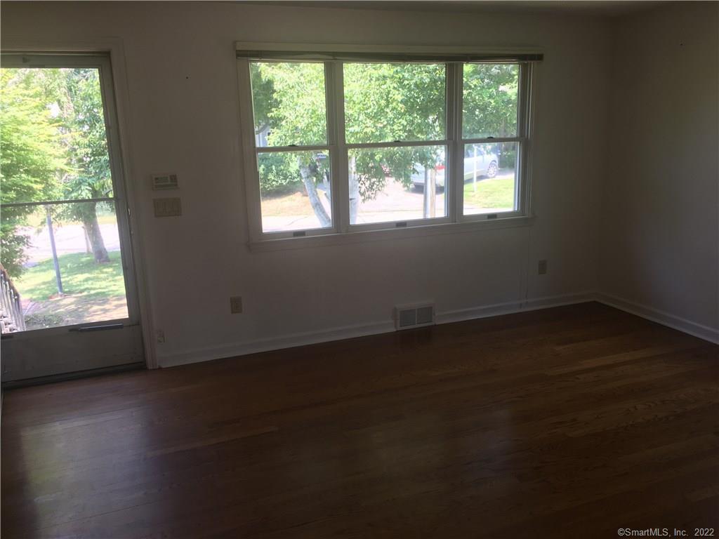 24 7TH Avenue Branford CT 06405