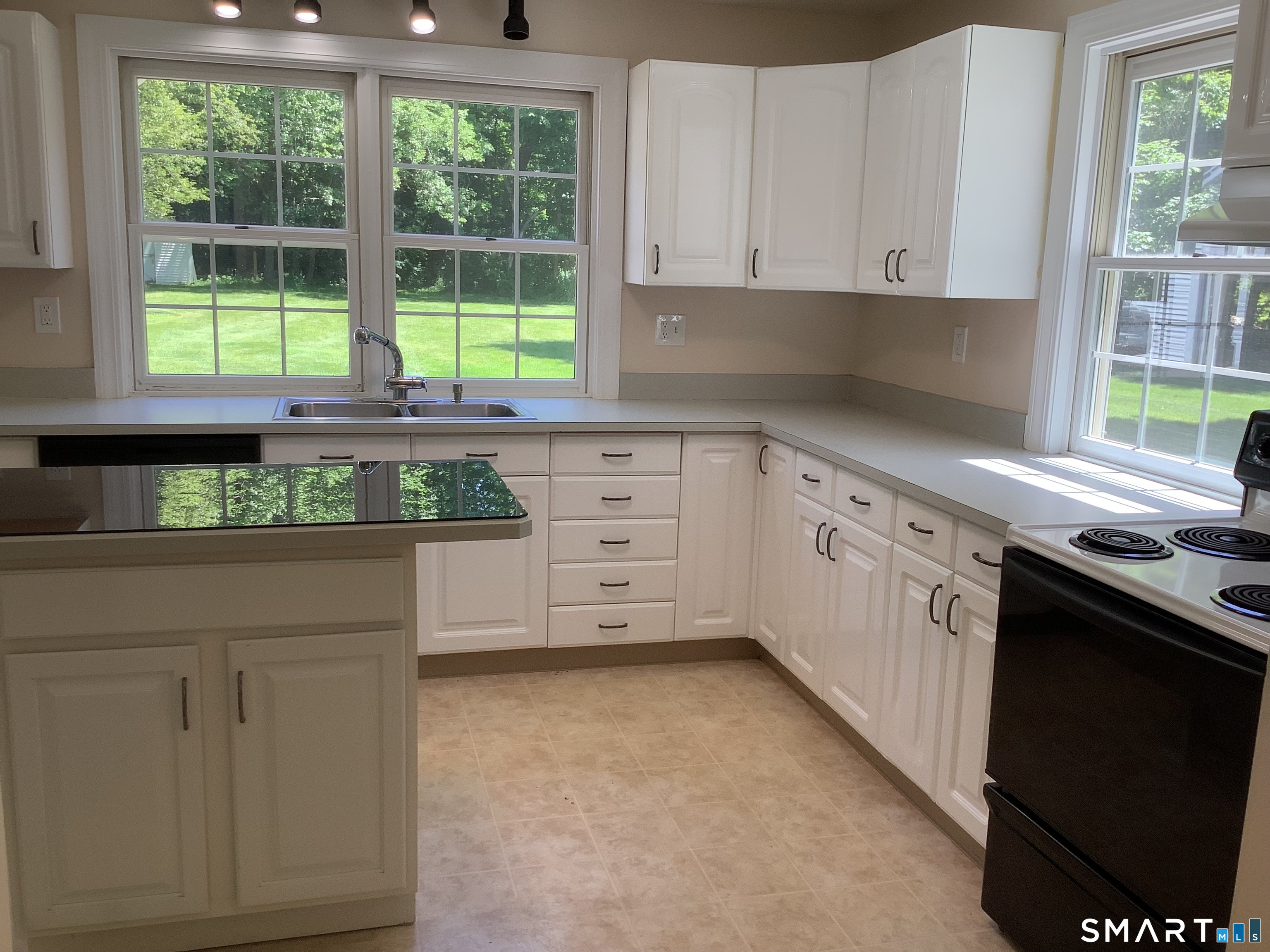 668 Huckleberry Hill Road Avon CT 06001