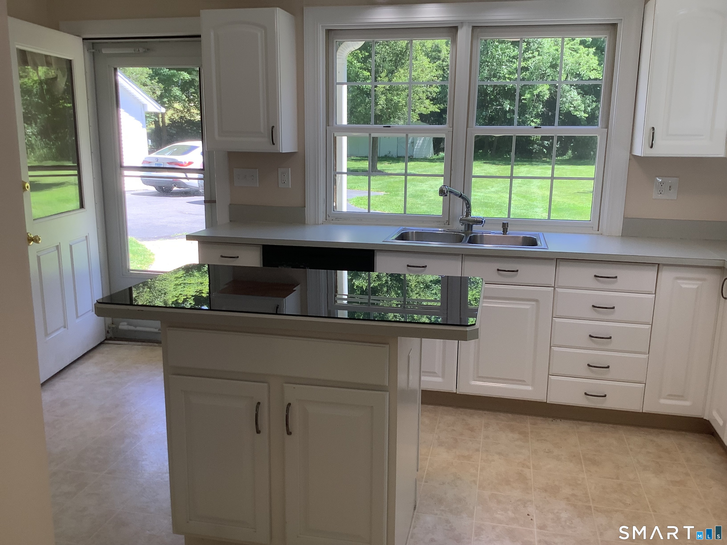 668 Huckleberry Hill Road Avon CT 06001
