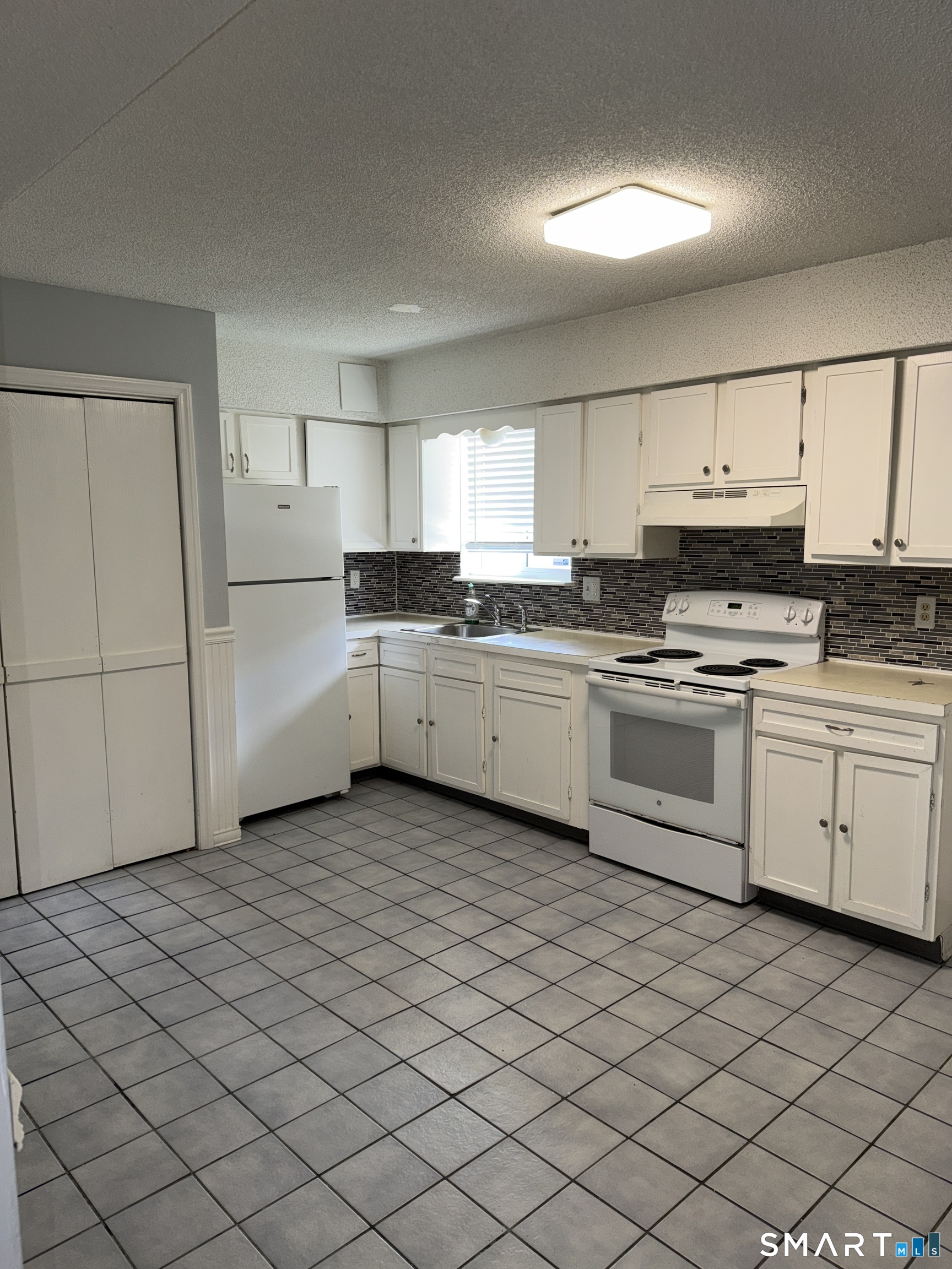 909 Hamilton Avenue Waterbury CT 06706