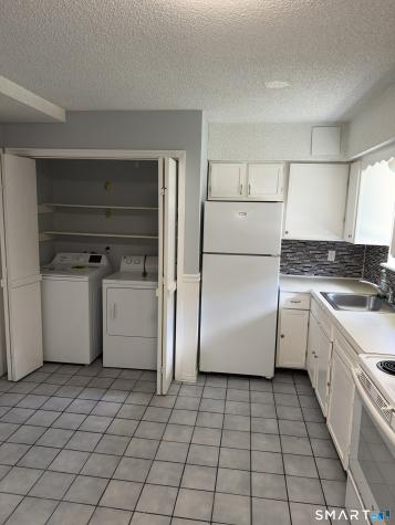 909 Hamilton Avenue Waterbury CT 06706