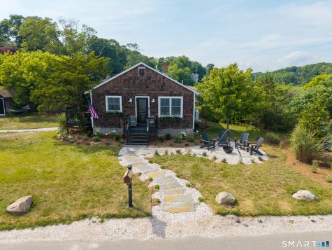 69 Daniel Avenue Guilford CT 06437