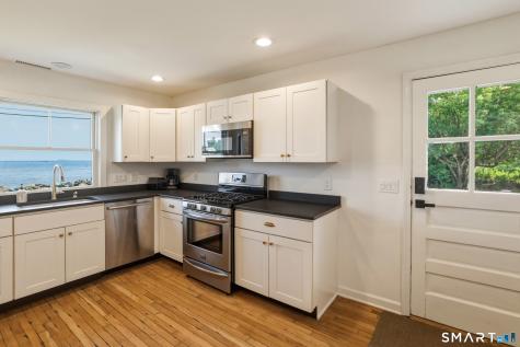 69 Daniel Avenue Guilford CT 06437