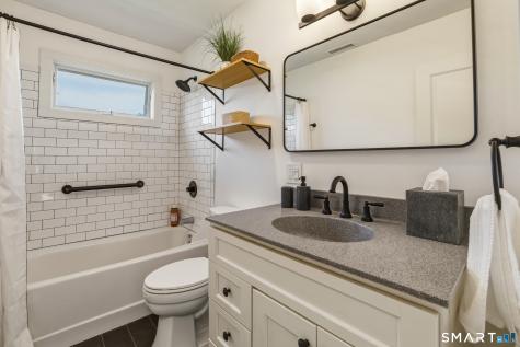 69 Daniel Avenue Guilford CT 06437