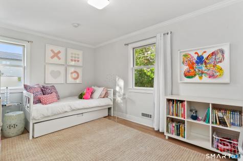 6 Meadowbank Road Greenwich CT 06870