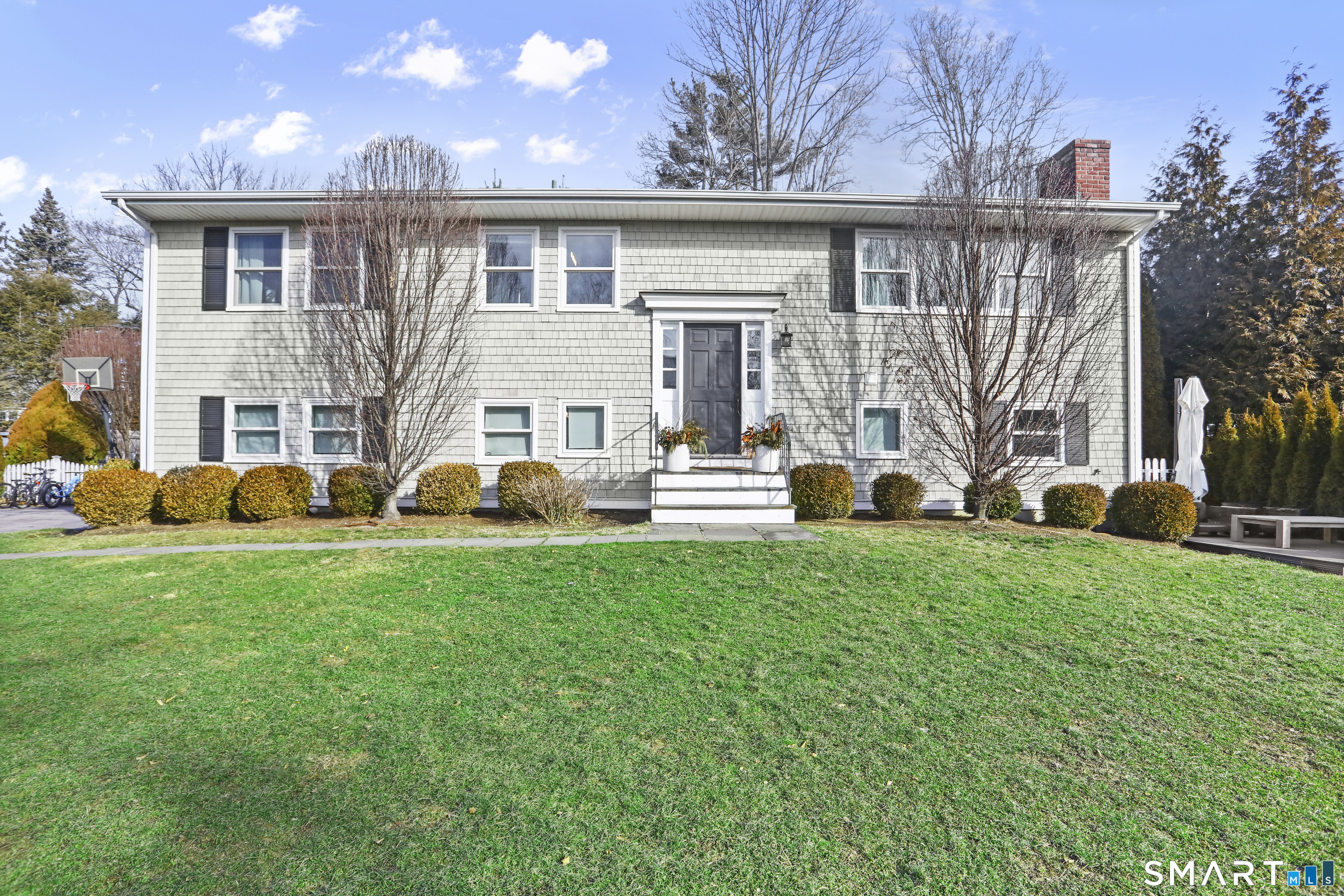 6 Meadowbank Road Greenwich CT 06870