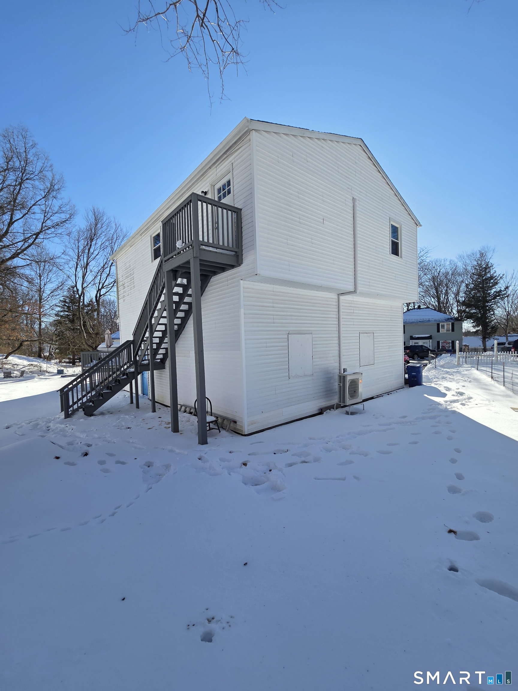 80-82 Pearl Harbor Circle Bridgeport CT 06610