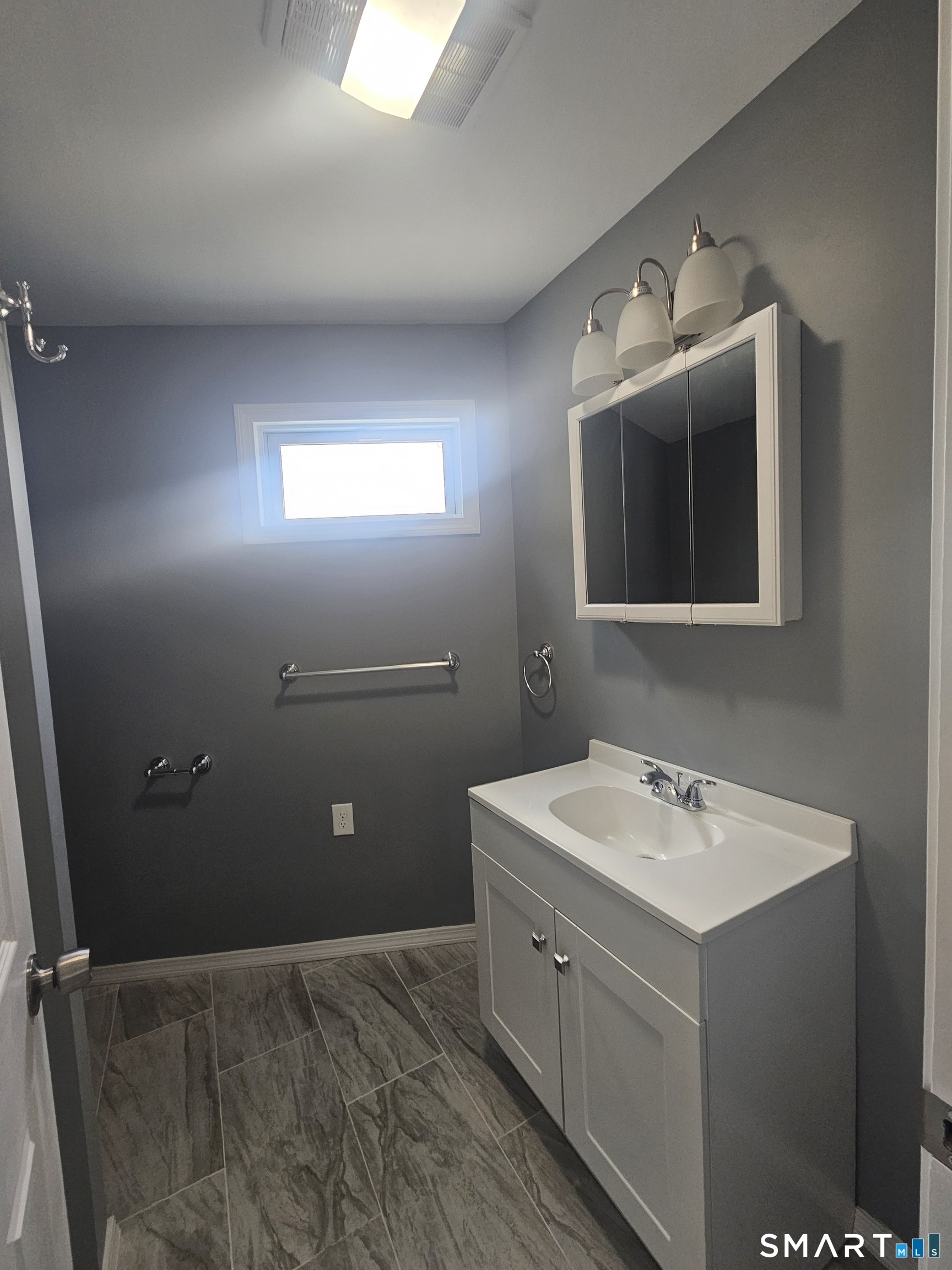 80-82 Pearl Harbor Circle Bridgeport CT 06610