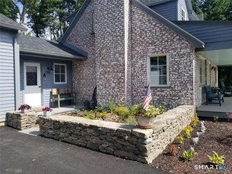 11 Apple Way Salisbury CT 06039