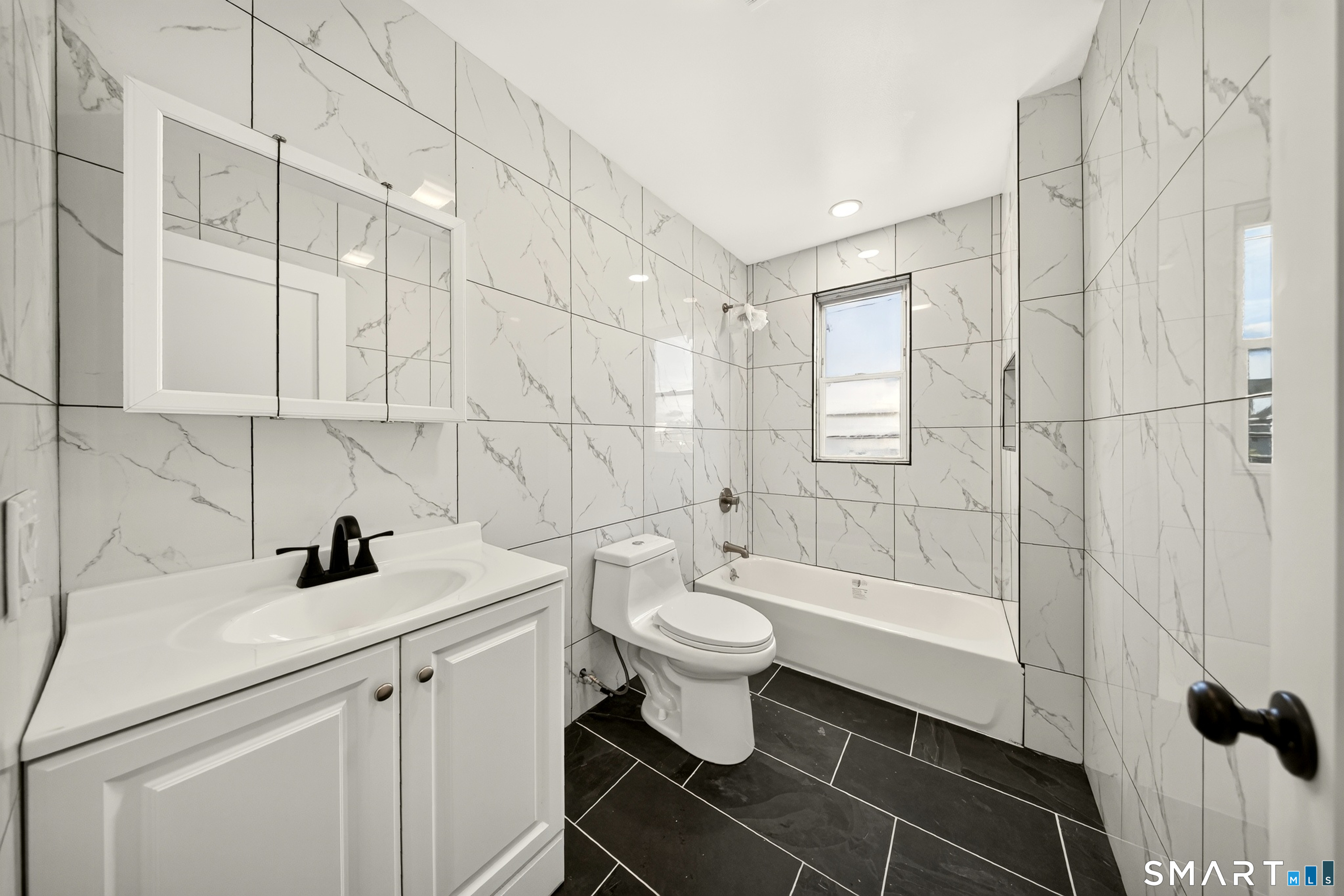 357 Park Avenue Bridgeport CT 06604