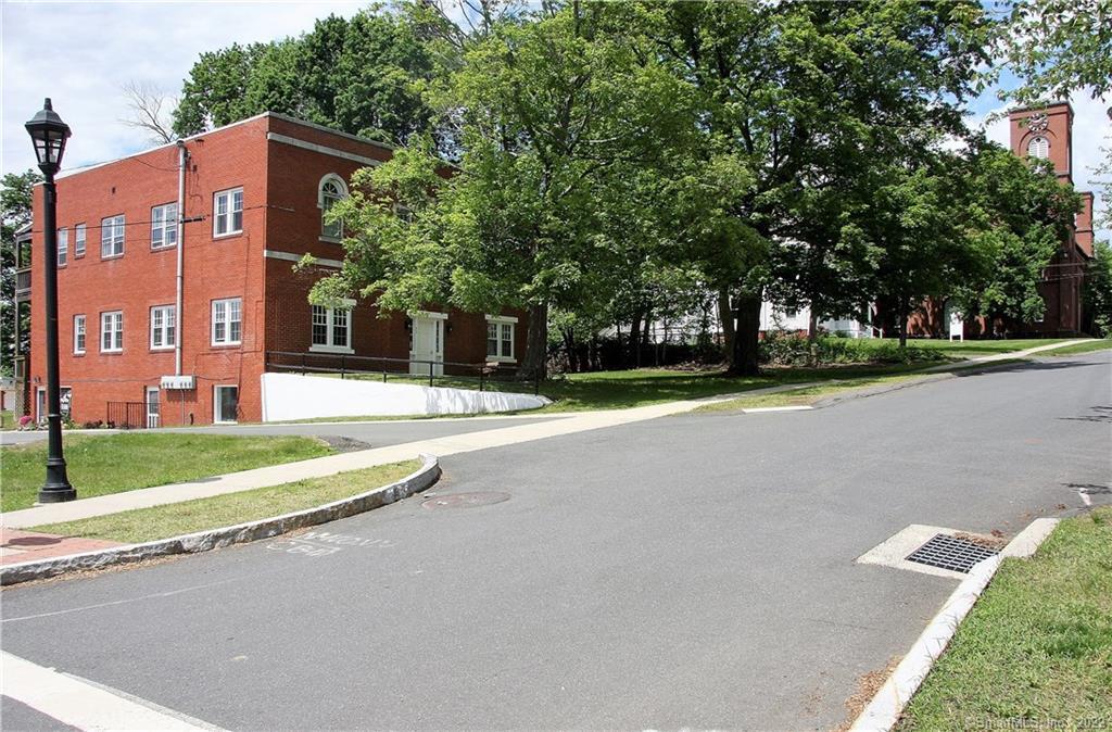 35 High Street Suffield CT 06078