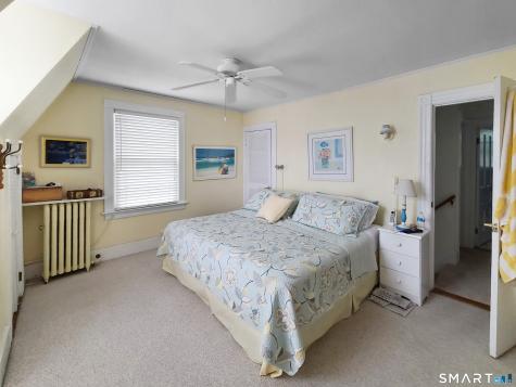 12 Elliott Avenue New London CT 06320