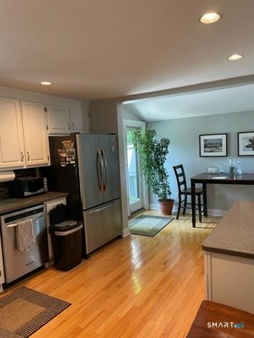 402 Riverside Drive Fairfield CT 06824