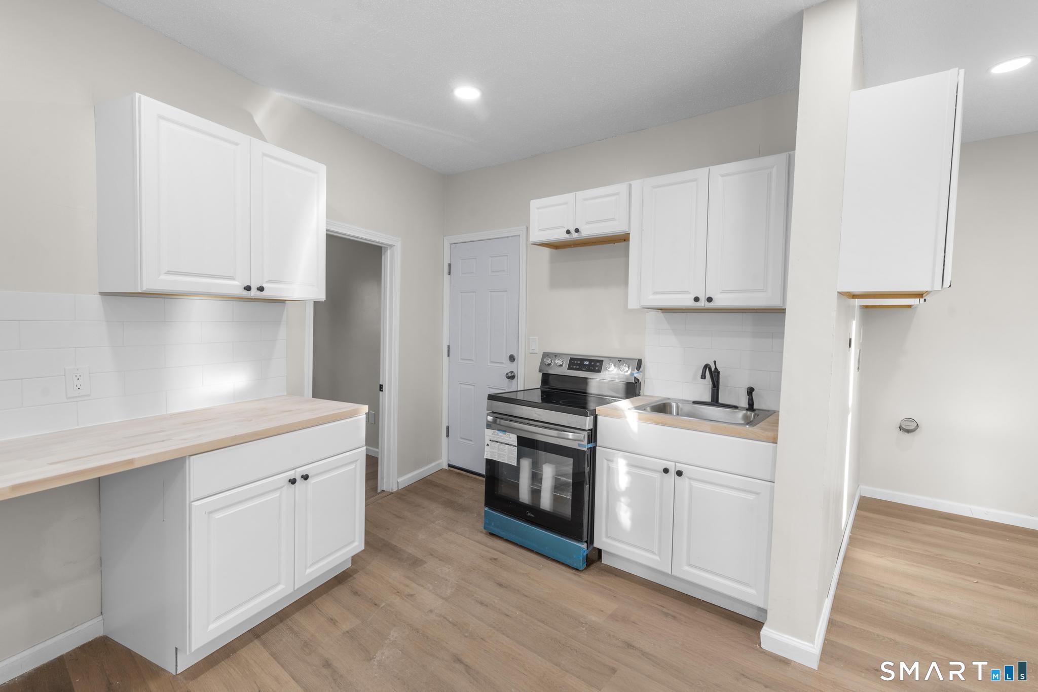 26 Mclean Street Hartford CT 06114
