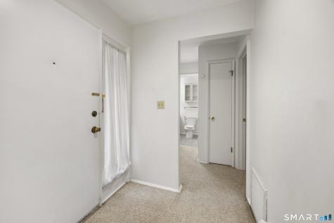 2 Earls Court Farmington CT 06032