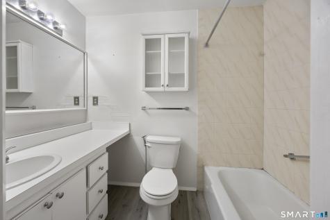 2 Earls Court Farmington CT 06032