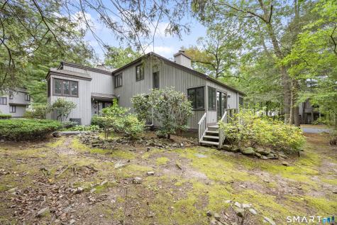 2 Earls Court Farmington CT 06032