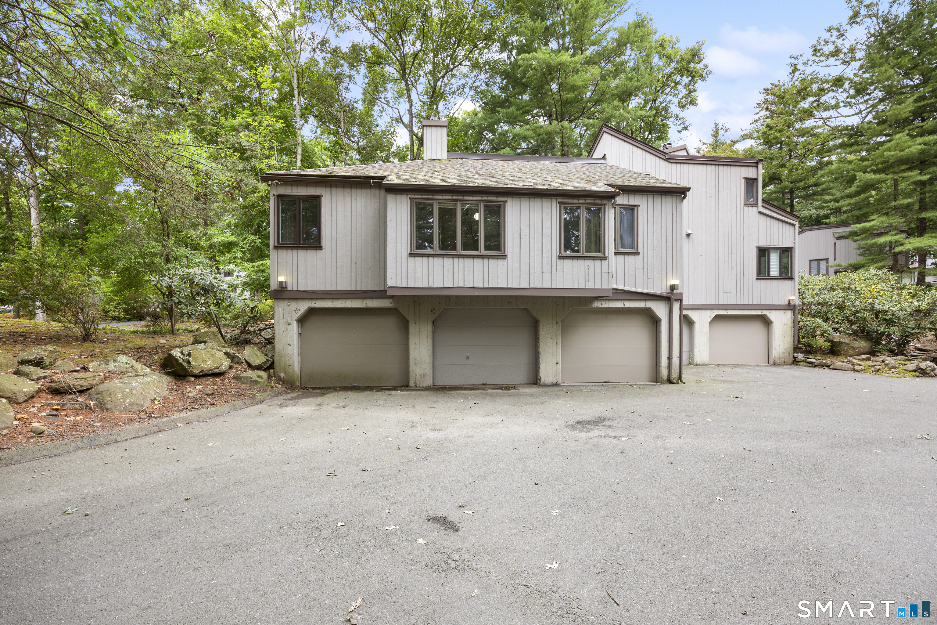 2 Earls Court Farmington CT 06032