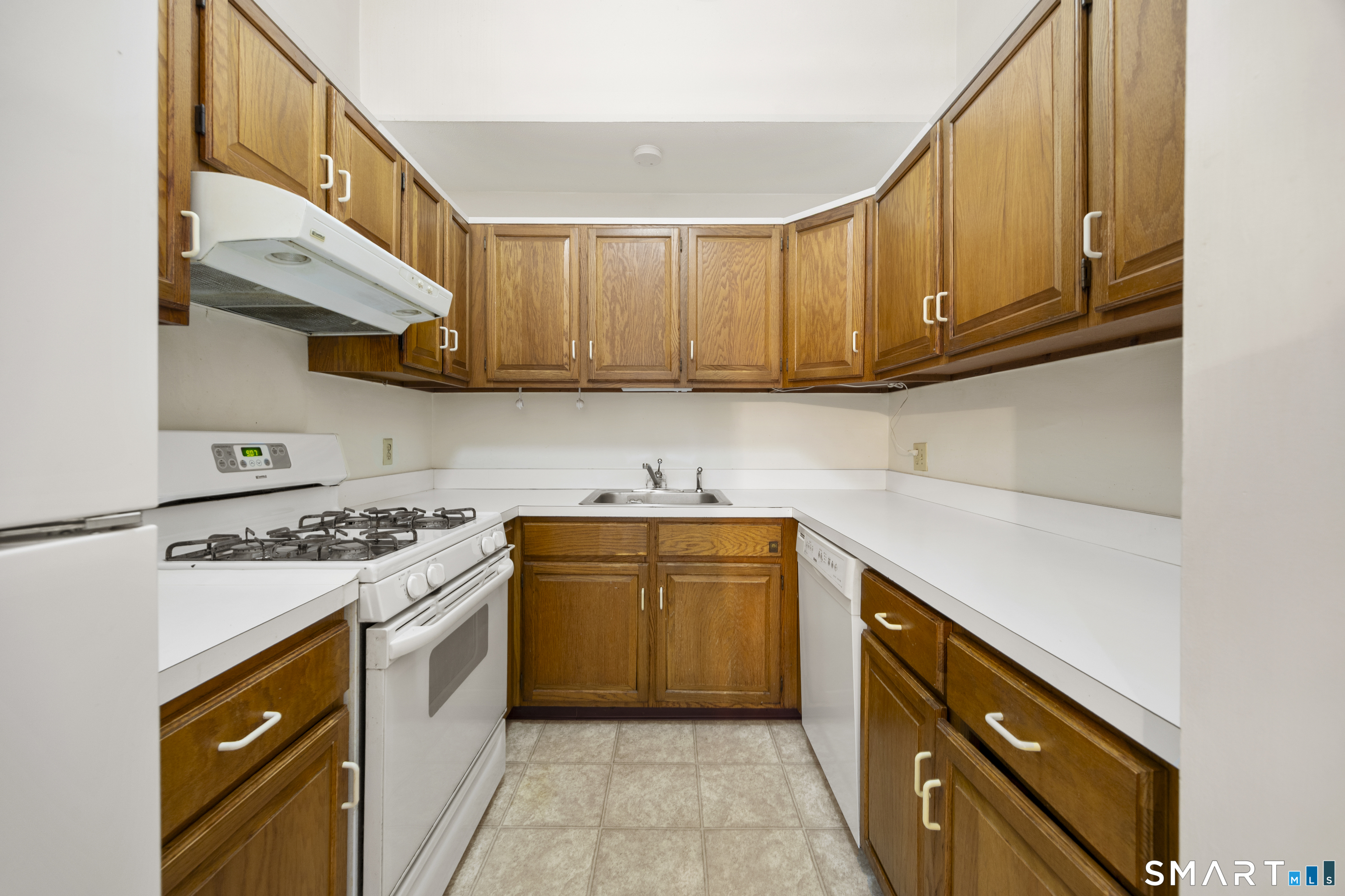 2 Earls Court Farmington CT 06032
