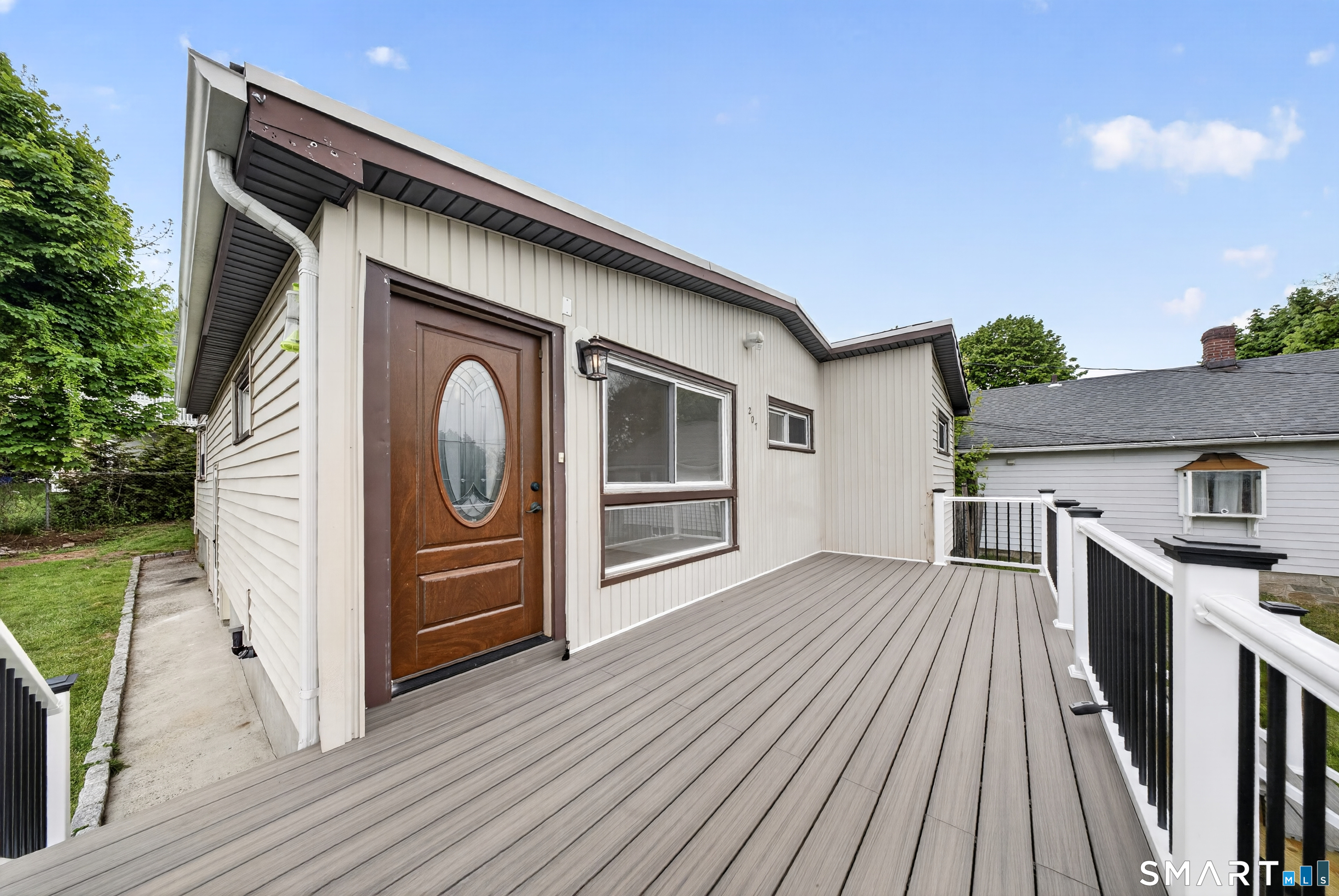 207 Hillcrest Road Bridgeport CT 06606